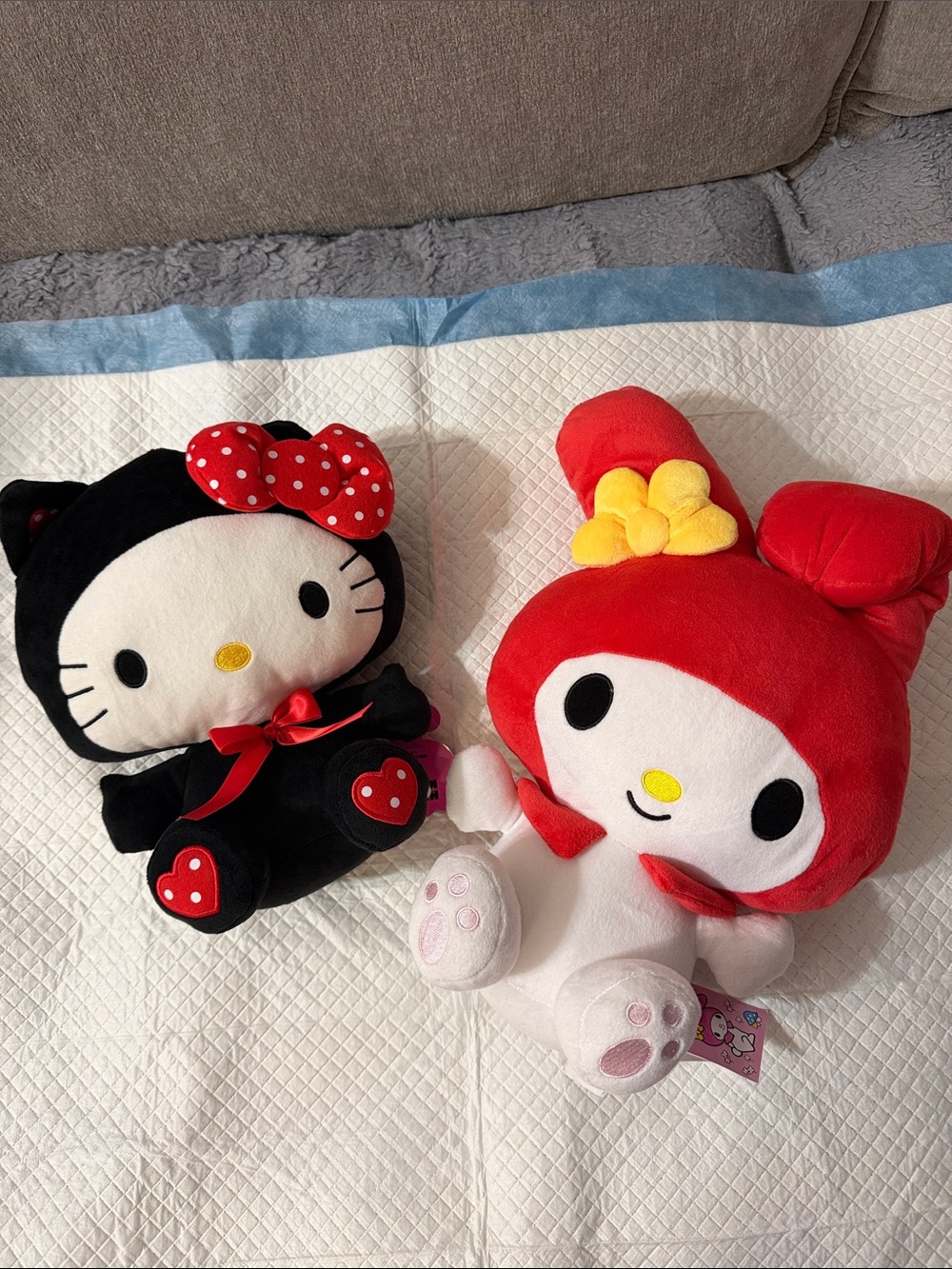Sanrio Hello Kitty & My Melody Plush Duo - Red, Black, White, Yellow Accents